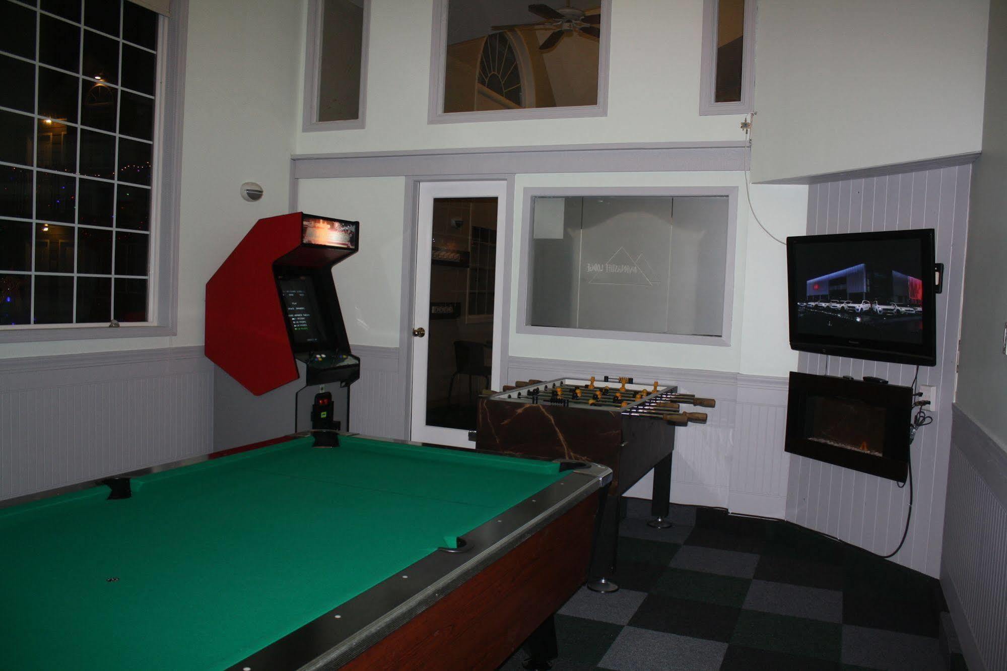 Monashee Lodge Ревелсток Экстерьер фото